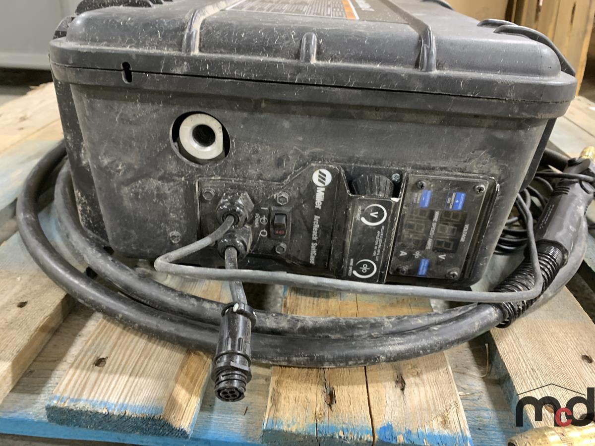 Miller ArcReach Suitcase 12